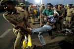 Jallikattu protestors battle it out with TN Police