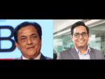 Smart bosses: Rana Kapoor and Vijay Shekhar Sharma swear by their smartphones!