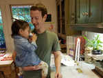 Amidst political accusations on Facebook, Mark Zuckerberg celebrates Shabbat