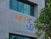 Nifty holds 8650, Sensex rallies 250 points