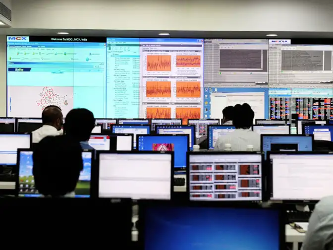 How to play option trading