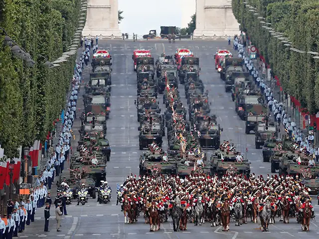 glimpse-bastille-day-parade-in-paris.jpg