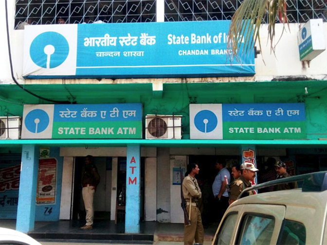 SBI to offer  'zero annual fee' credit cards to accounts with Rs 20,000 - Economic Times