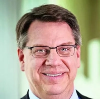 RICH LESSER