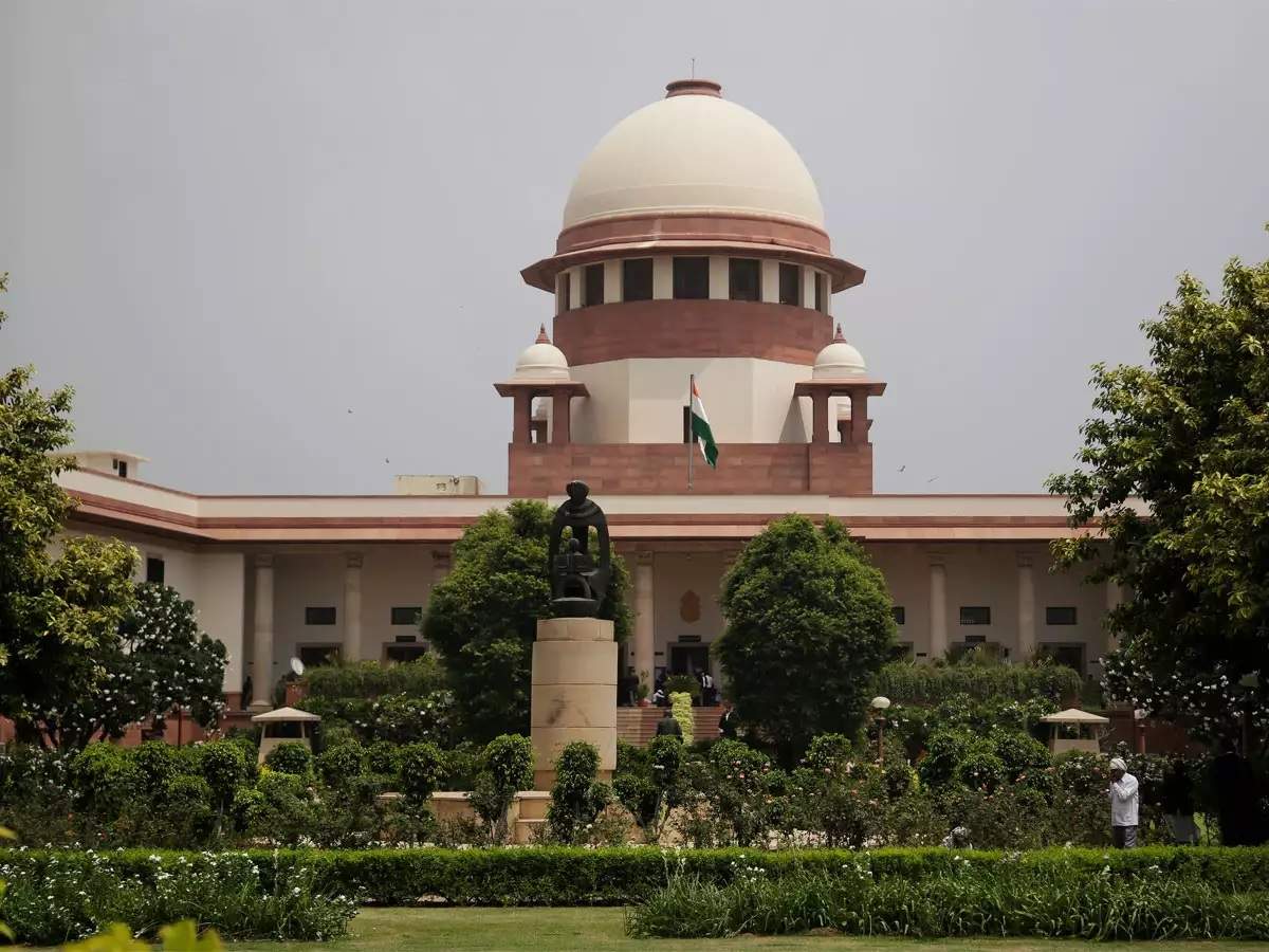 Telcos mention AGR case in SC, seek urgent hearing of review petitions