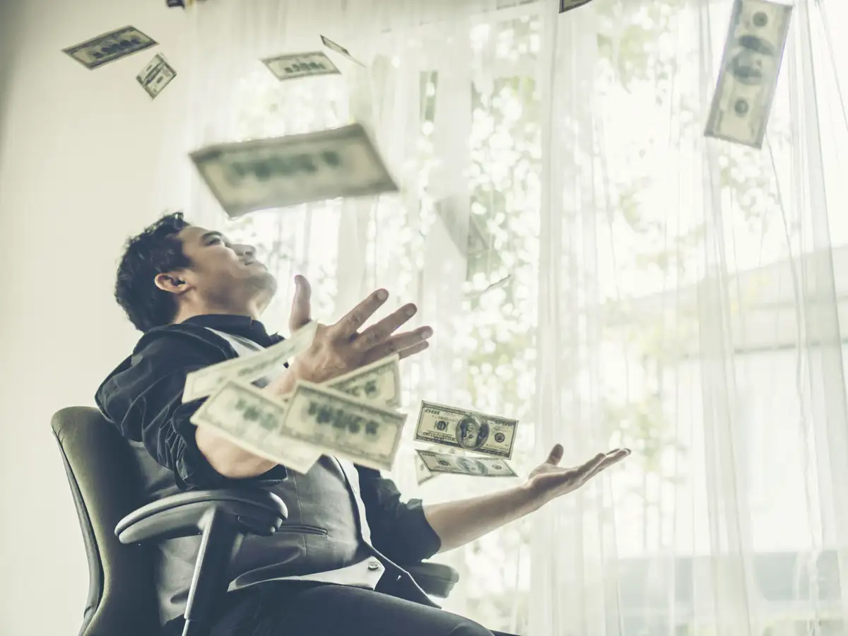 The world's richie rich made a killing in this pandemic. The numbers are staggering