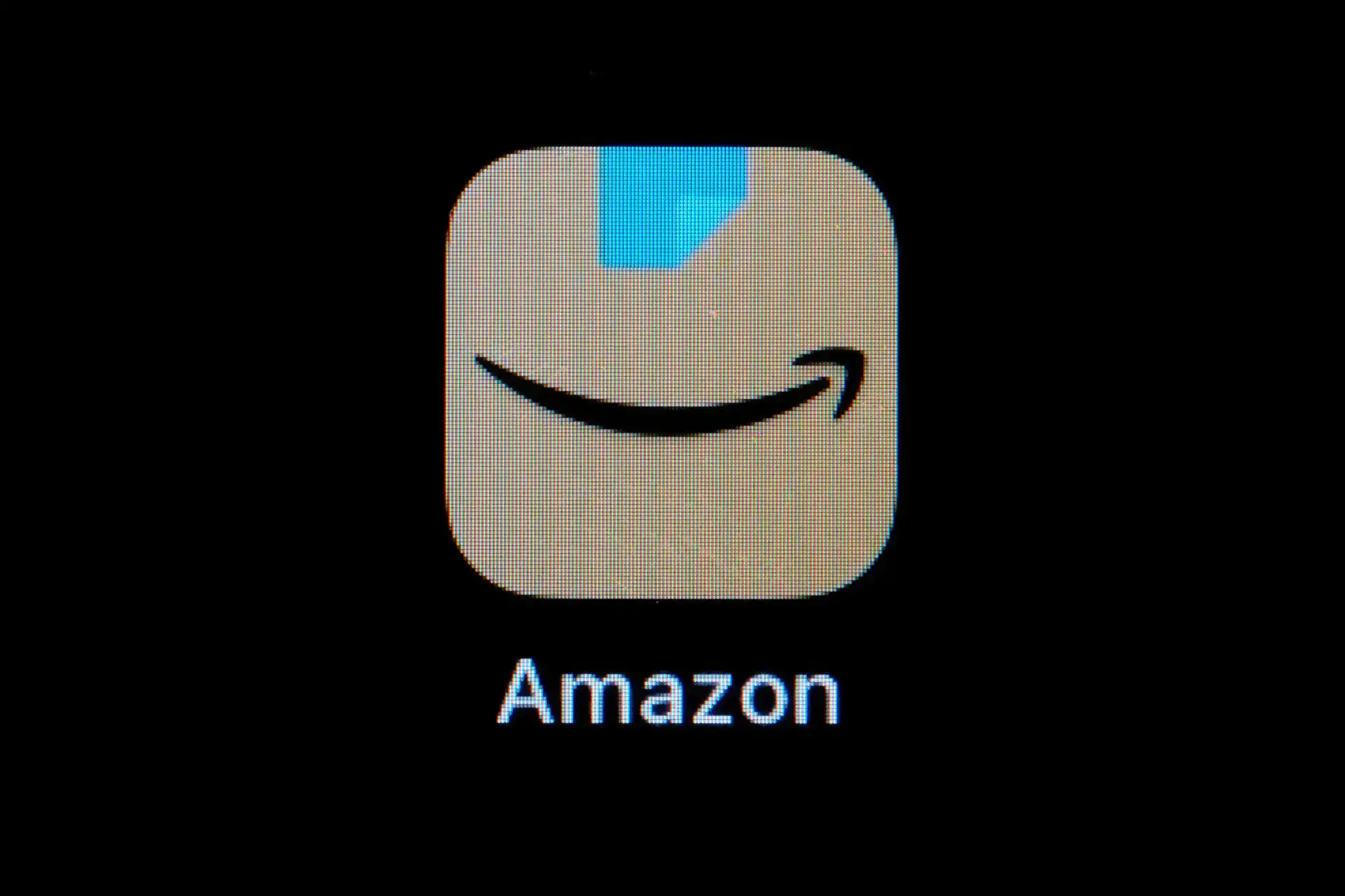 Amazon plans to replace more than half a million jobs with robots
