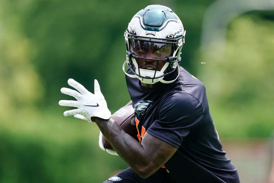 Eagles star AJ Brown escapes tragic accident, shocking video makes rounds on internet