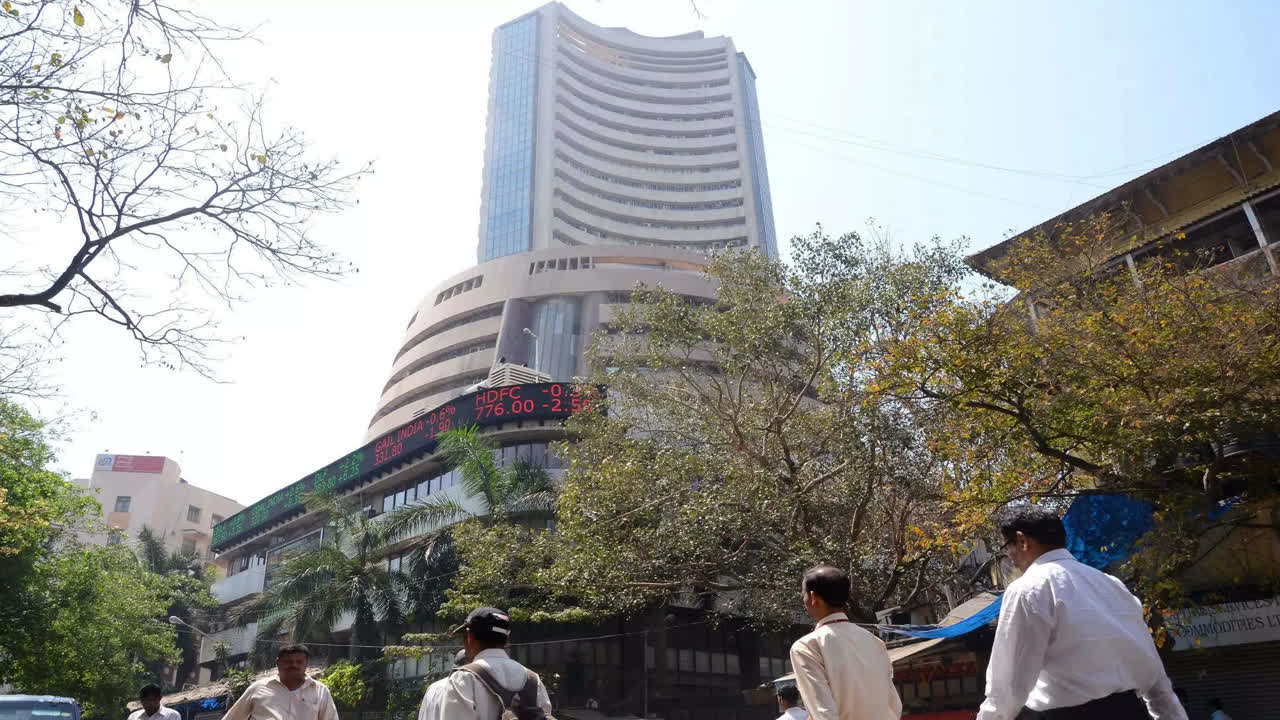sensex in the present day: ETMarket Watch: Sensex extends losses to second session, tumbles 796 factors forward of Fed price resolution | The Financial Instances Podcast