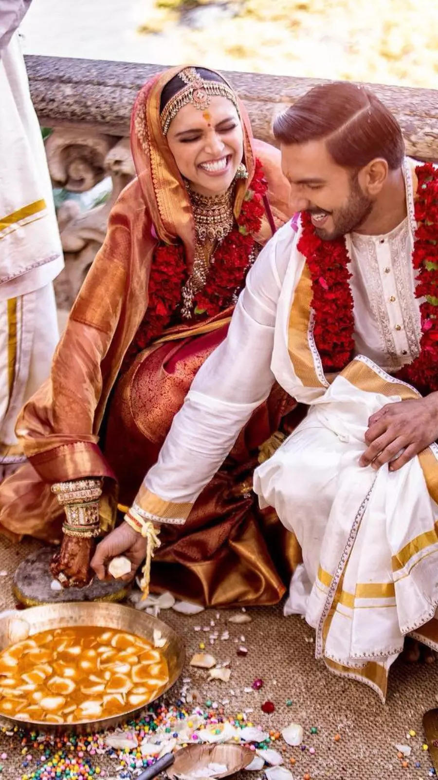 Throwback To The Making Of Deepika Padukone's Sabyasachi Wedding Lehenga  #deepikapadukone #trending - YouTube