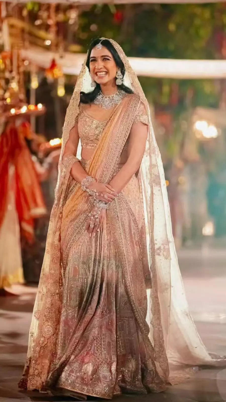 10 Totally LIT Bridal dupatta draping styles you NEED to See! - Witty Vows  | Indian bridal lehenga, Indian bridal wear, Indian bridal fashion