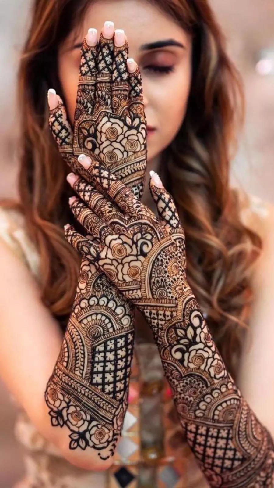 Why Portrait Mehndi Designs for Brides – Manoj Mehndi Artist