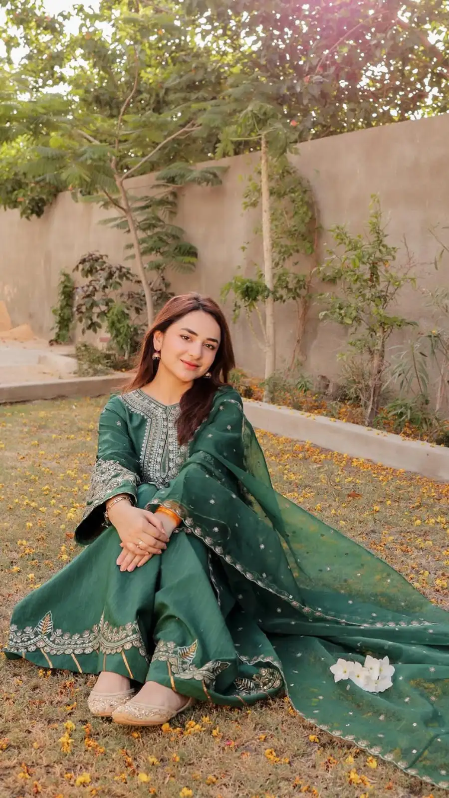 yumna zaidi dress design I Wear This Masterpiece by @impressionwears_ In Love this Trendiest and Luxurious Festive Outfits On This Eid. The Royal Chapter Not Just a Collection, But a Dreamy Journey That's Make