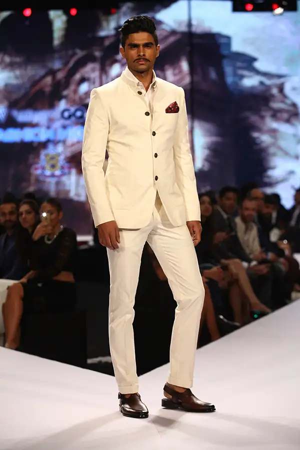 Saif Ali Khan walks the ramp for Raghavendra Rathore Saif Ali Khan walks the ramp for Raghavendra Rathore