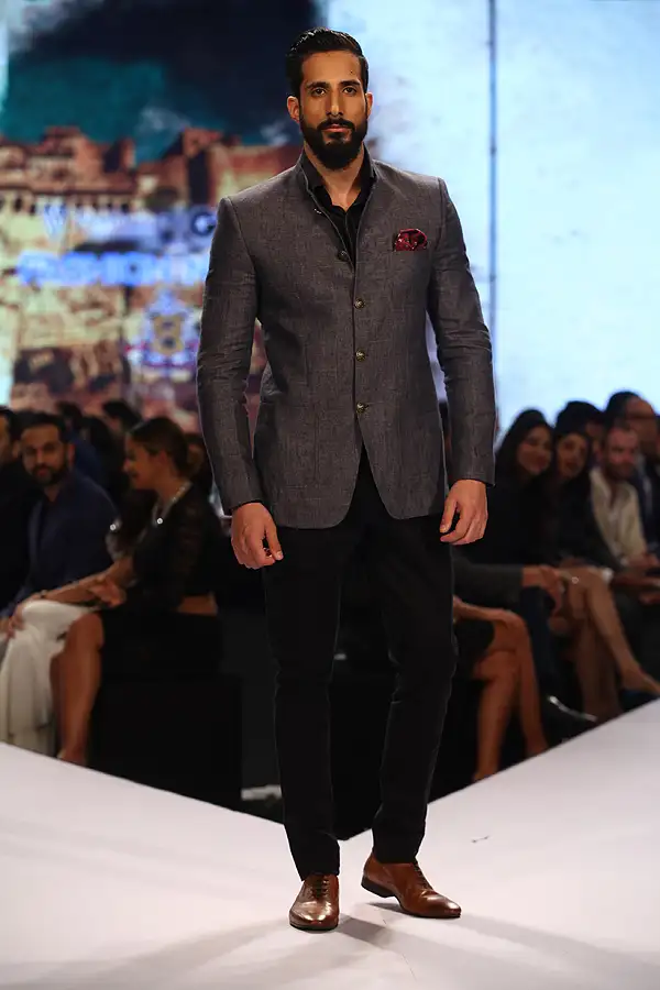 Saif Ali Khan walks the ramp for Raghavendra Rathore Saif Ali Khan walks the ramp for Raghavendra Rathore