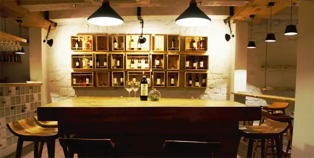 How a few food-focused, upscale restaurants are breaking through the clutter of middling eateries How a few food-focused, upscale restaurants are breaking through the clutter of middling eateries