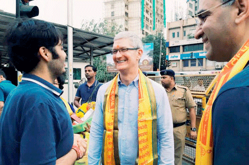 A blessed day for Apple CEO: Tim Cook’s divine interaction at Siddhivinayak shrine