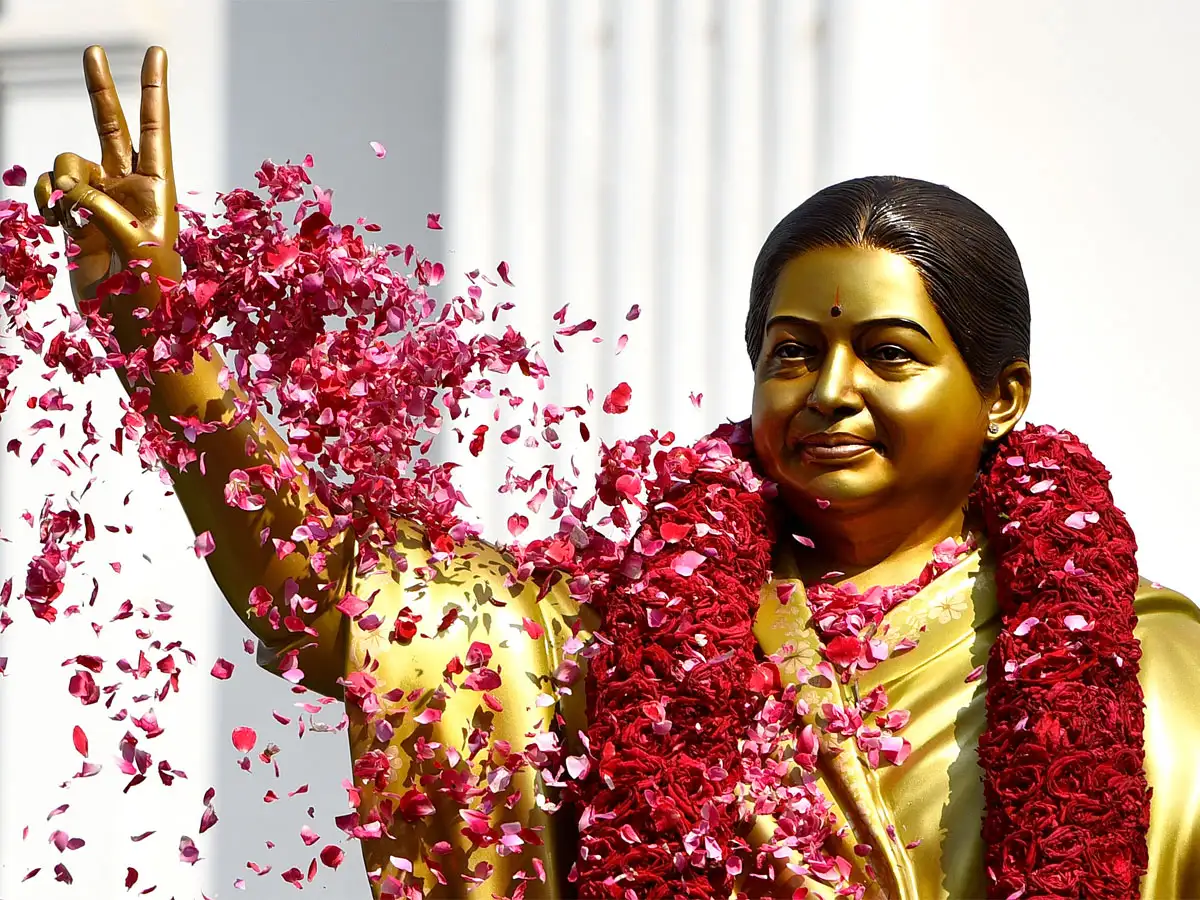 Jaya death probe panel puts