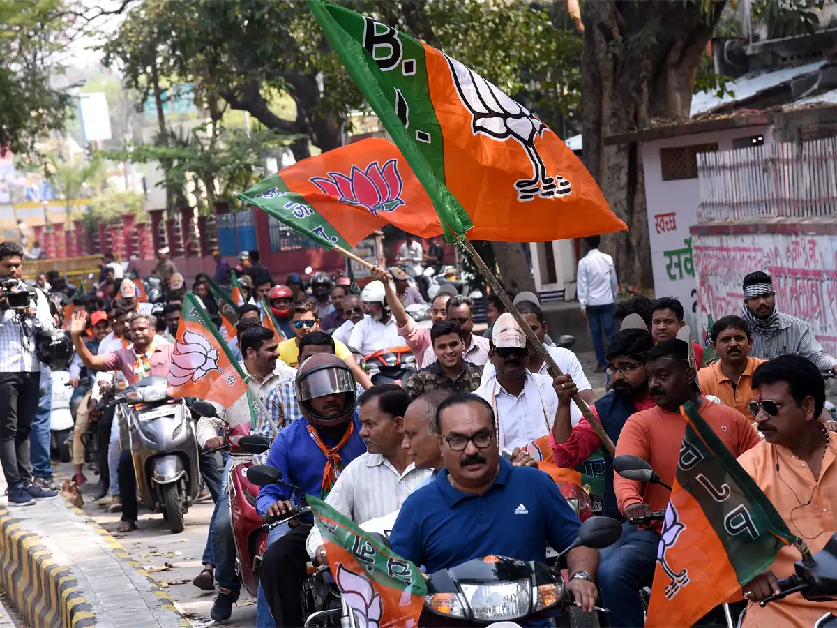 Police prevents bike rally West