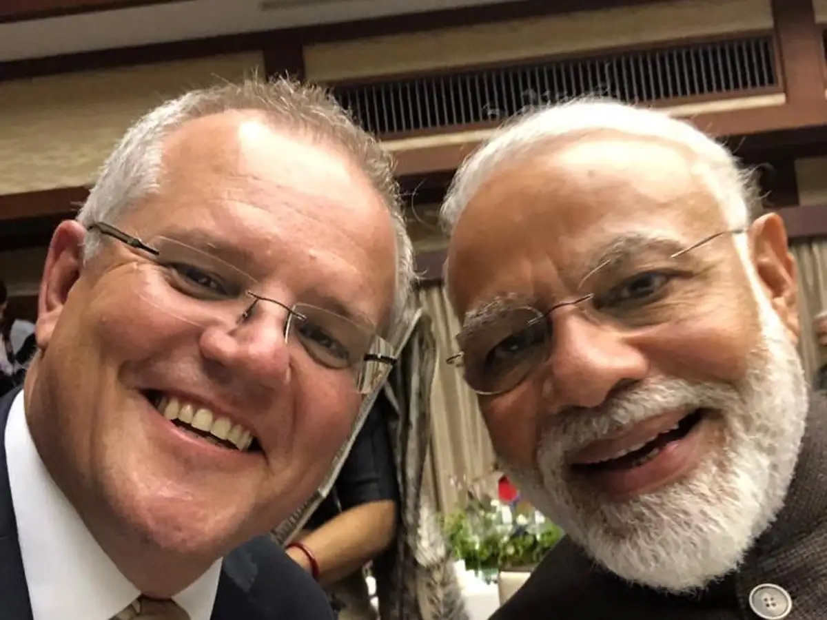 Selfie diplomacy: Australian tweets selfie