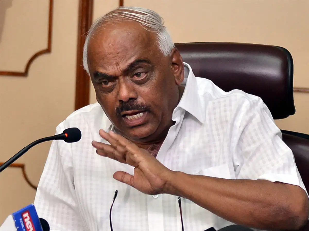 Karnataka crisis: rebel MLAs seek