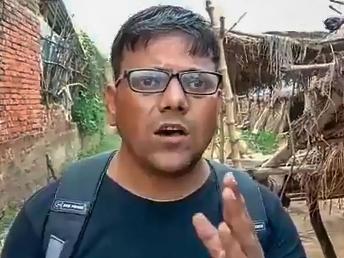 Journalist booked recording video salt-roti