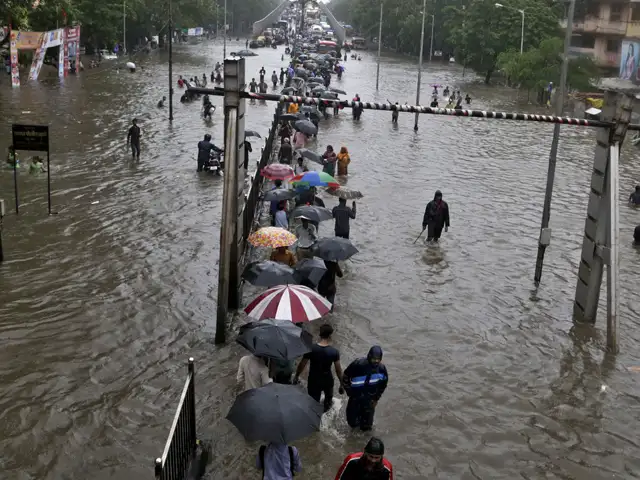 issues 'red alert' heavy rains