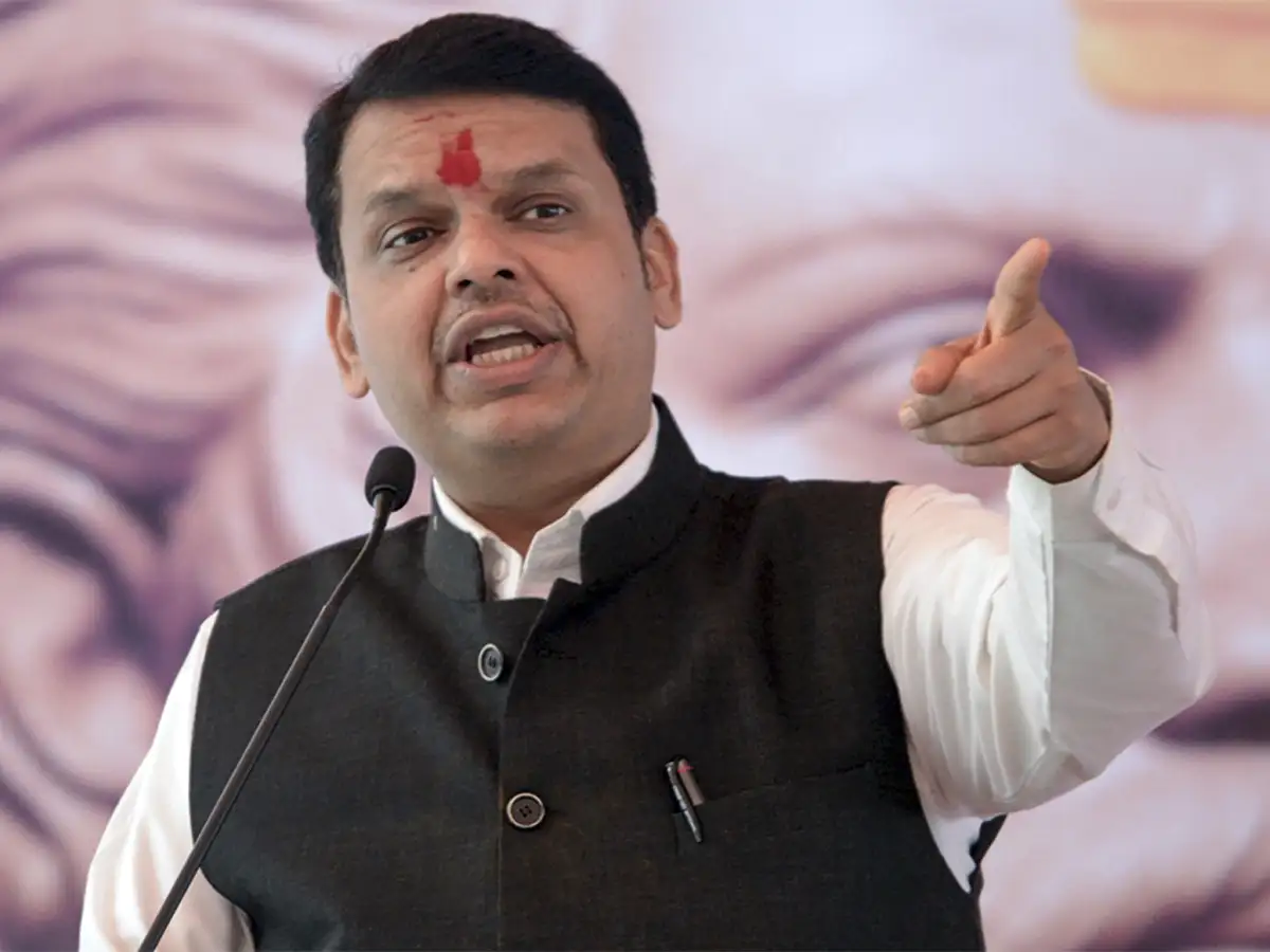 Devendra Fadnavis heckled Thackeray's death