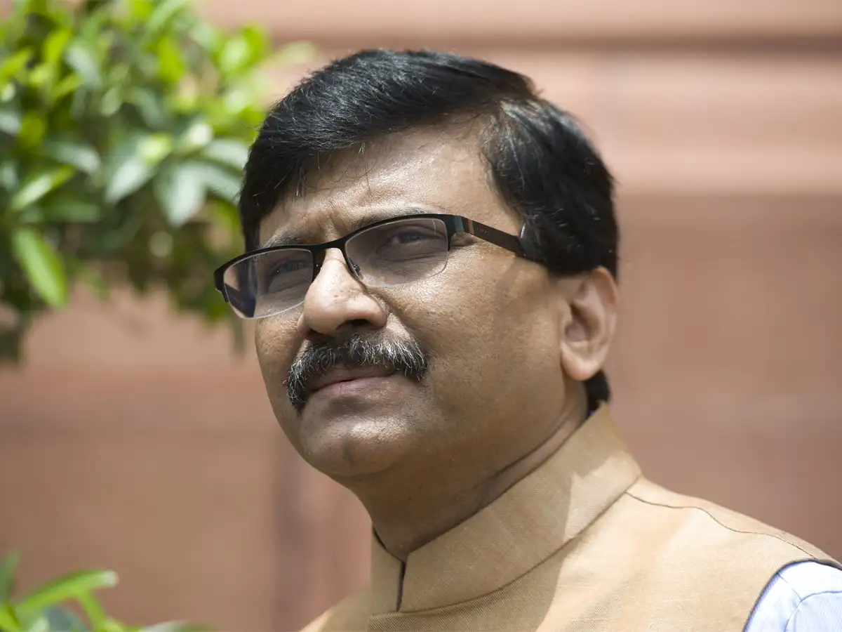 Returning funds treachery Maha: Sena