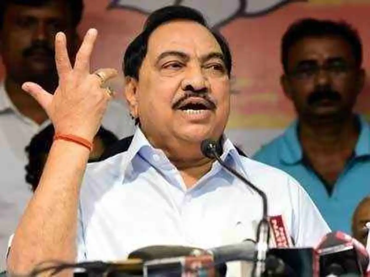 Fadnavis, Mahajan behind denial poll