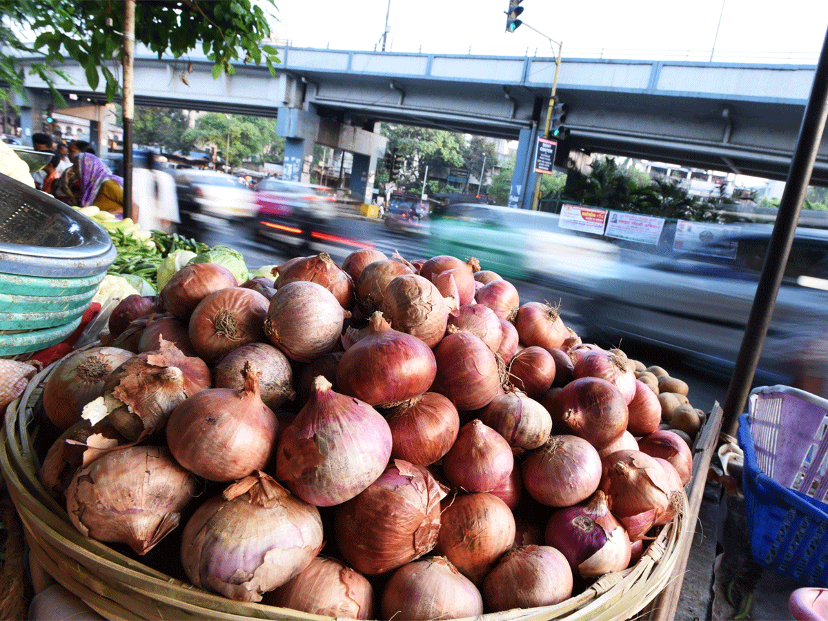 Govt considering lifting onion exports