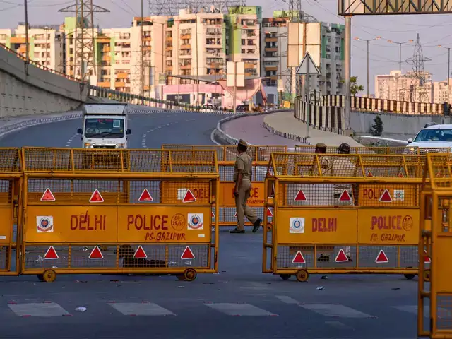 Ghaziabad-Delhi border sealed again, essential