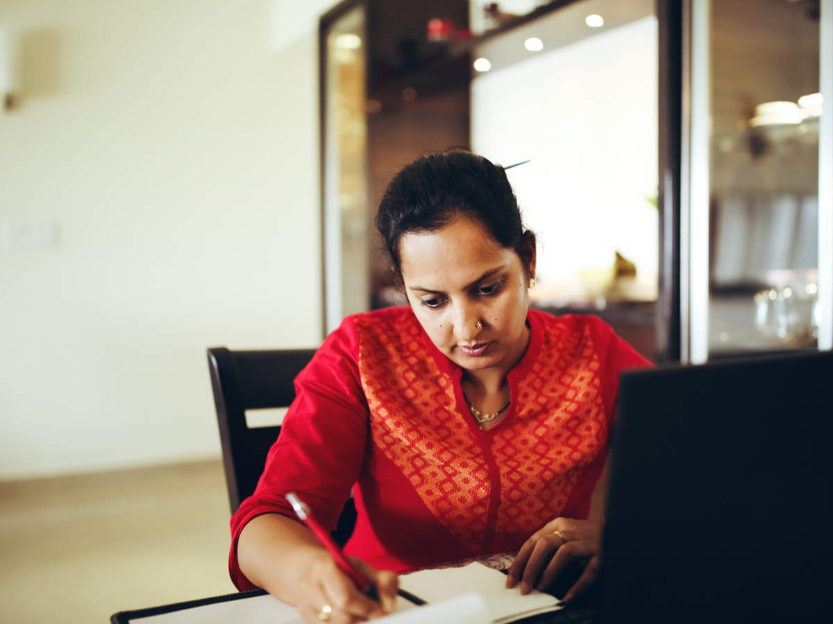 The average pandemic workday is 48 minutes longer and has more meetings, shows research