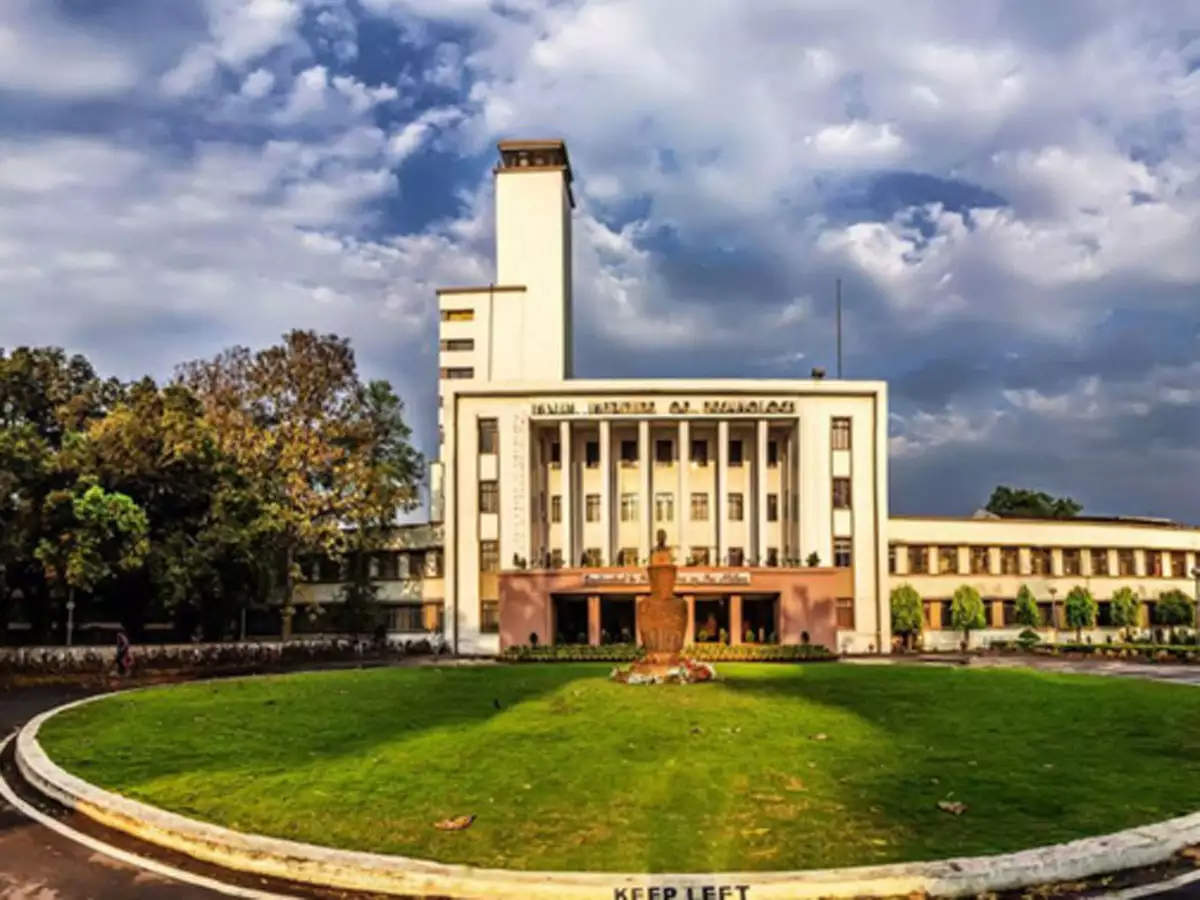 IIT Kharagpur students receive 1000 jobs till Day 8 of final placement