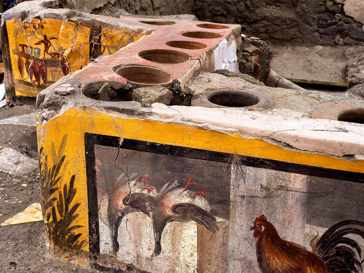 Well preserved 'fast food' bar unearthed in Pompeii