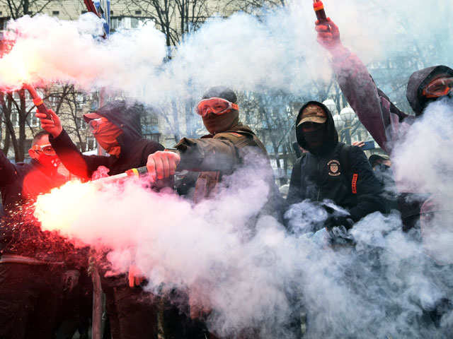 Ukraine: Protesters rally in Kyiv to support activist Serhiy Sternenko, throw flares