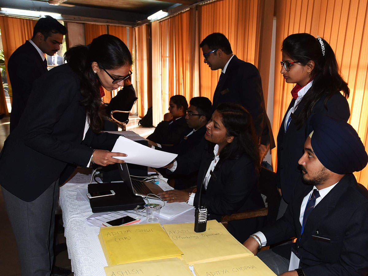 Consulting sector leads with 31.9% offers at IIM Nagpur final placements