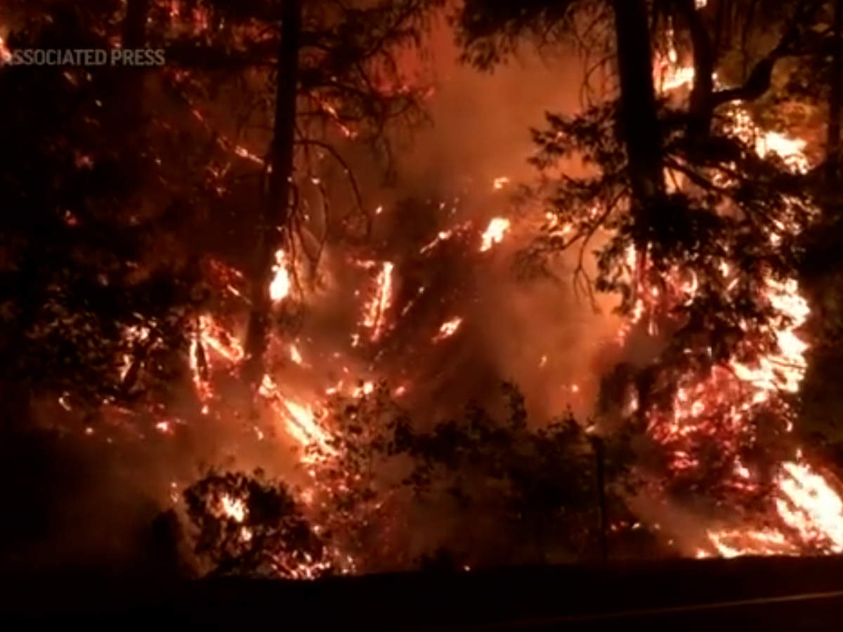 California: Dixie fire spreads as western wildfires rage