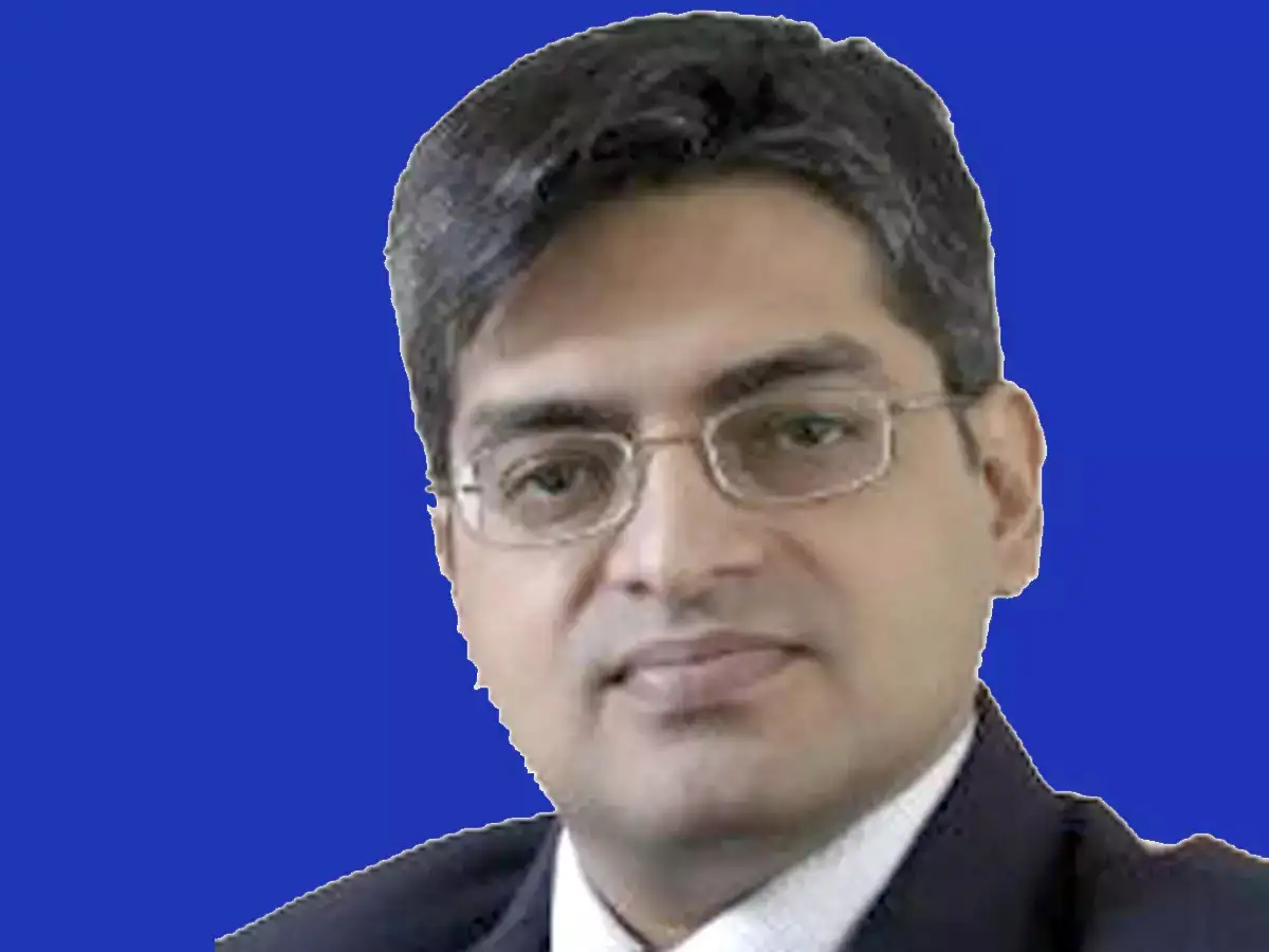 Better to invest in largecap IT, pharma  now: Nimish Shah