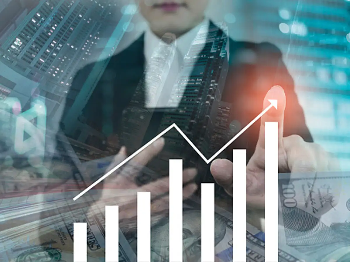 US weekly jobless claims hit 17-month low; unemployment rolls shrink