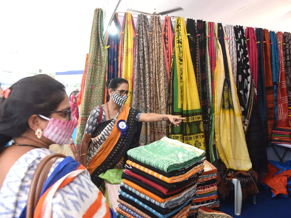 Govt forms panel for road map to quadruple handloom exports in 3 years