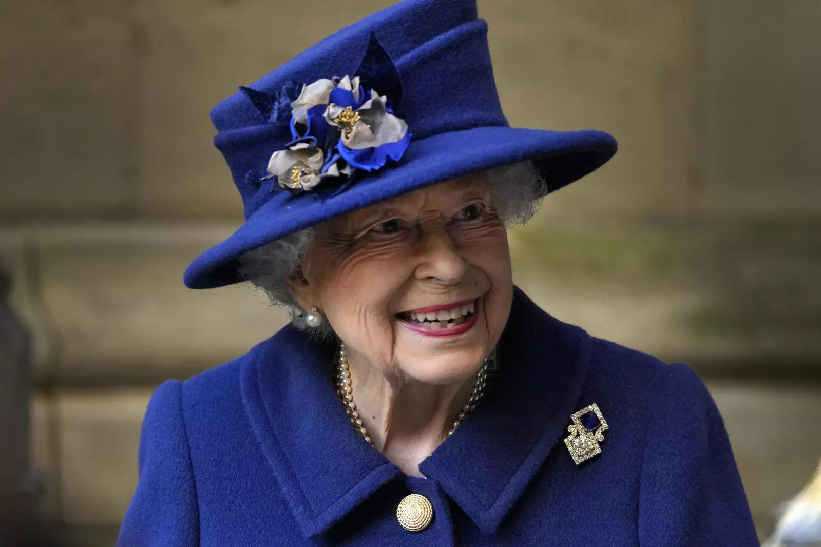 Queen Elizabeth advised to rest for at least two more weeks