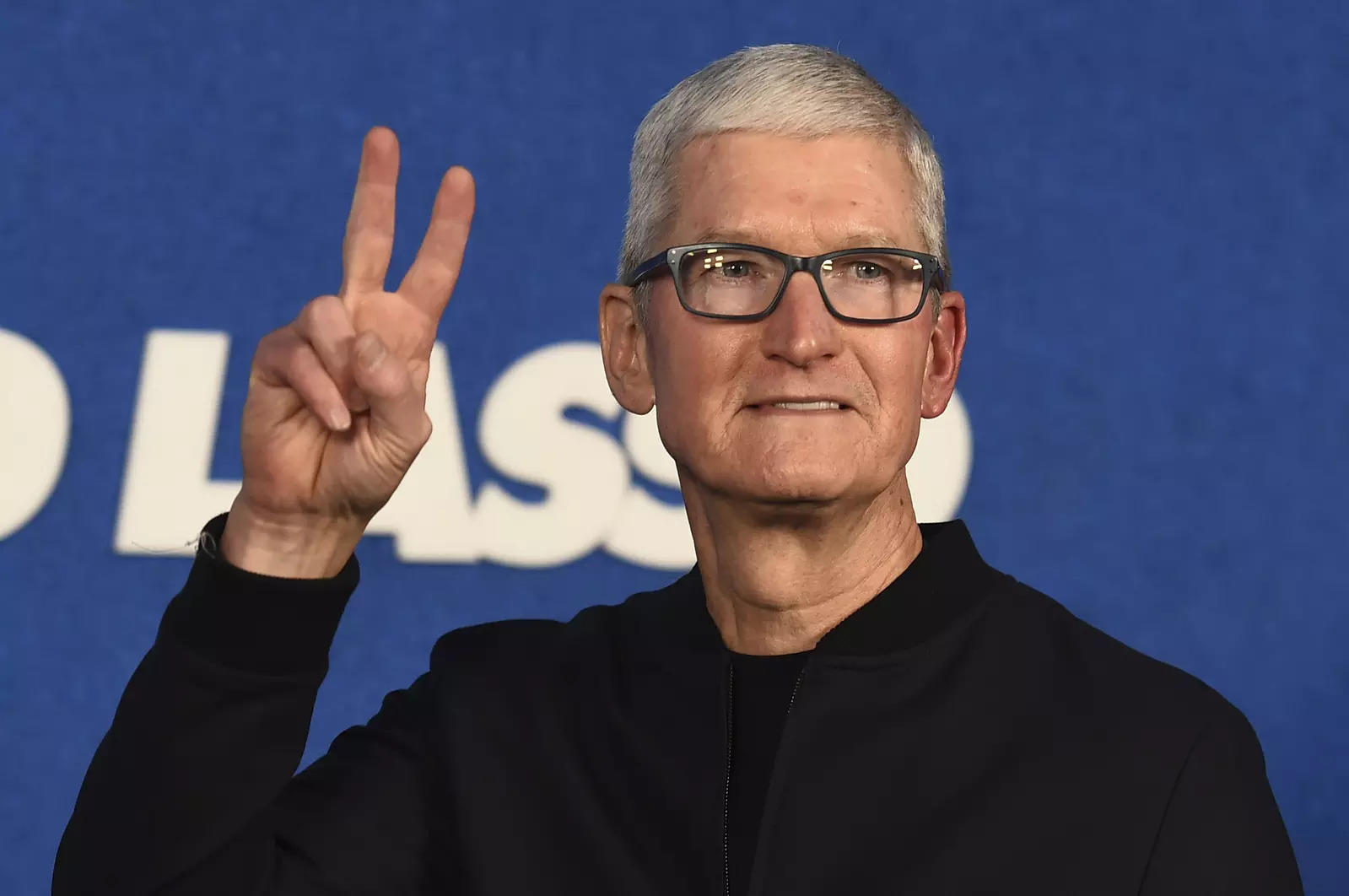 Tim Cook earned over 1,400 times the average Apple worker in 2021