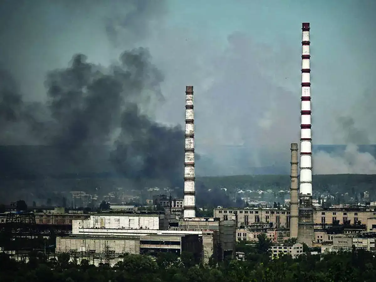 Ukraine forces pushed back from key industrial city