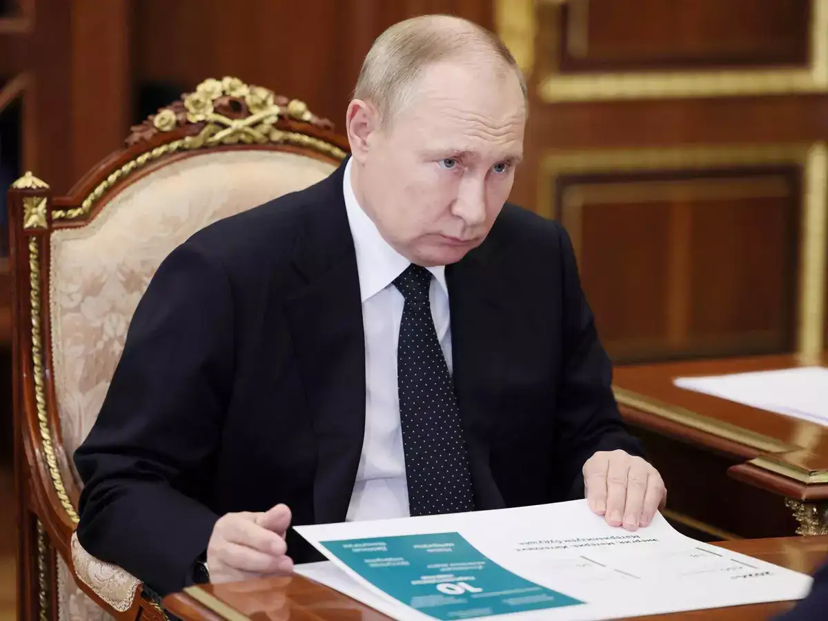 Russian gas flows to Europe fall, hindering bid to refill stores