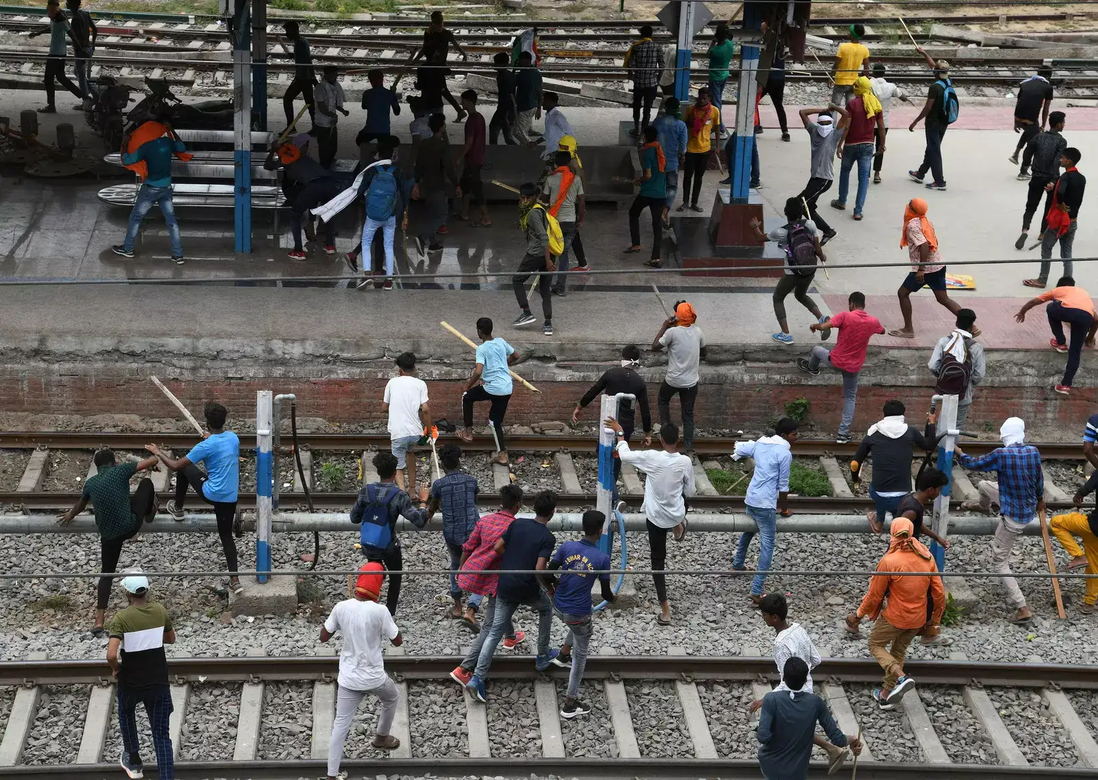 Agnipath Protest News Updates: 483 train services cancelled due to protests  against 'Agnipath' scheme - The Economic Times