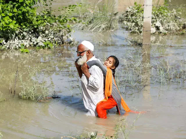 Pakistan flooding a 'climate catastrophe', death toll mounts to over 1,000 since mid-June