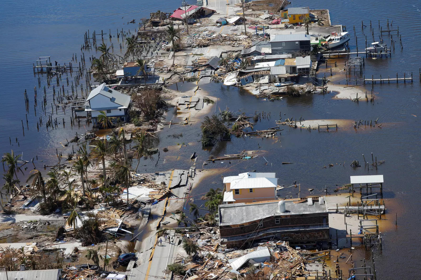 Florida deaths rise to 47 amid struggle to recover from Hurricane Ian
