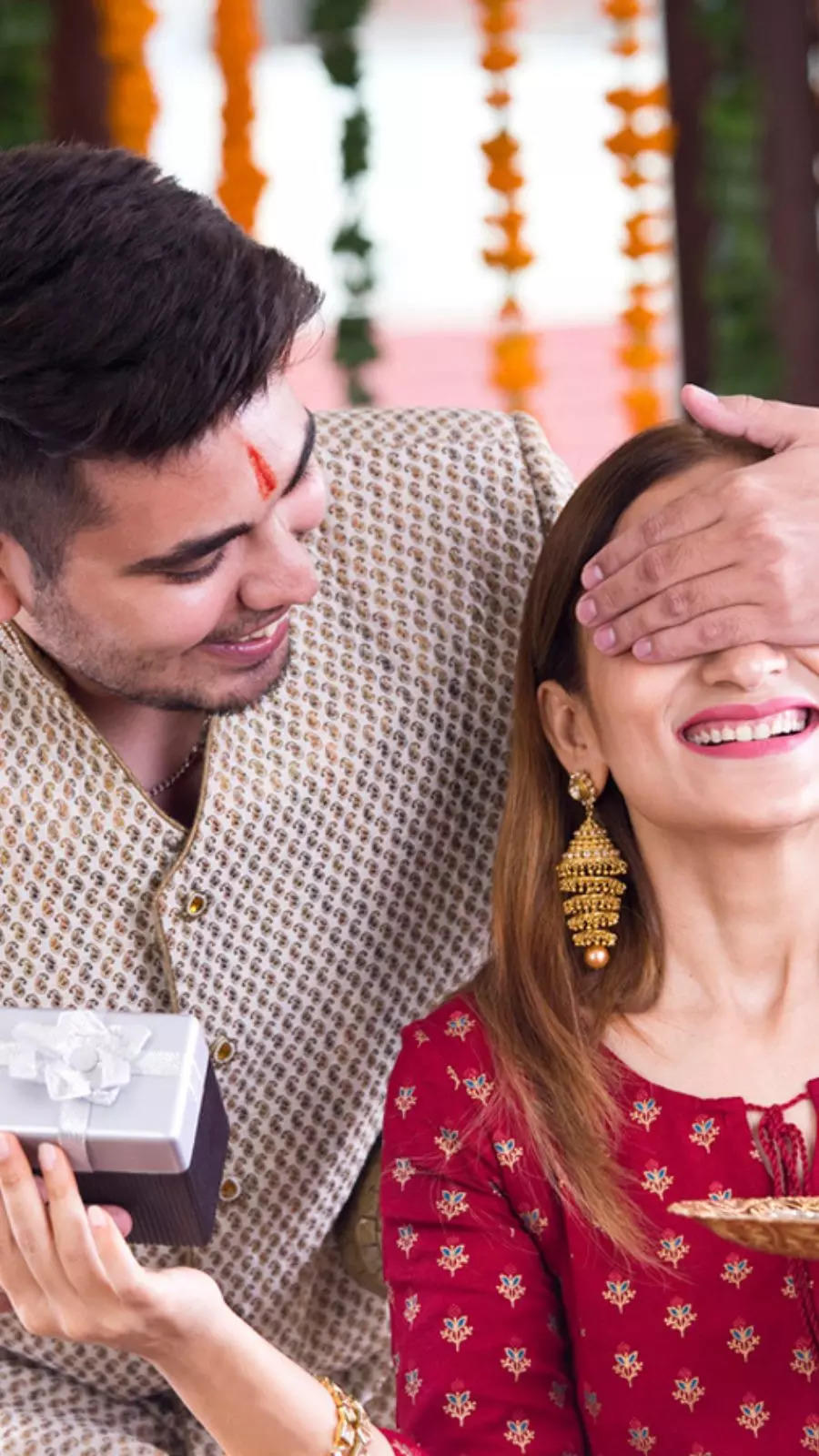 Best Karwa Chauth Gifts For Wife To Celebrate Love And Connection! |  HerZindagi