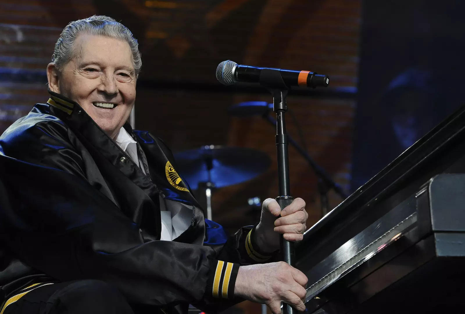 Rock 'n' roll star Jerry Lee Lewis, 'Great Balls of Fire' singer known for outrageous style, personal life, dies at 87